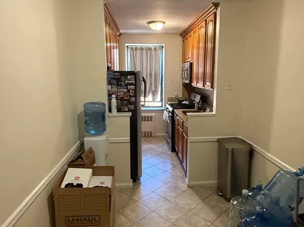 35 Oliver Street 5H image 2 of 3