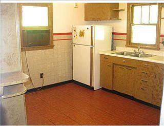 4th image of 6365 Helen St