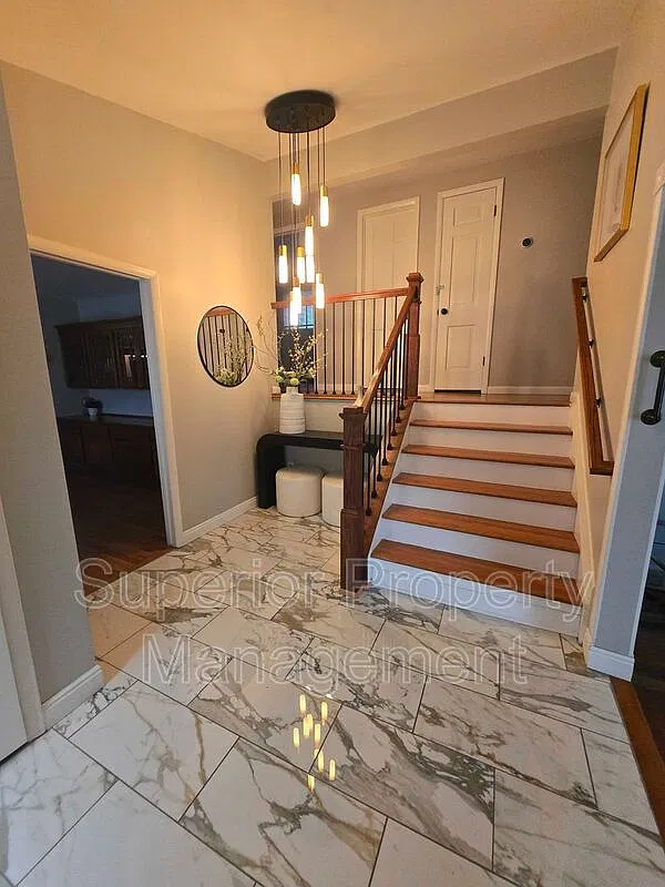 4 bed, 3.0 bath, 2184 sqft, $3,300 — Photo 4