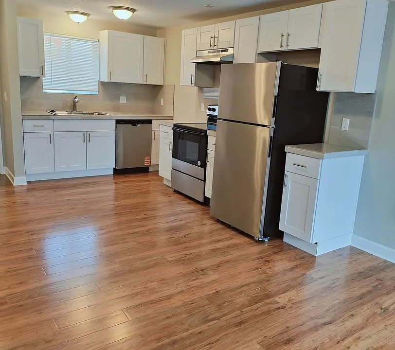 MAC CITY APARTMENTS