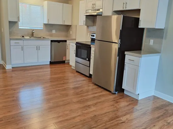 MAC CITY APARTMENTS, 605 NW Adams St, McMinnville, OR 97128