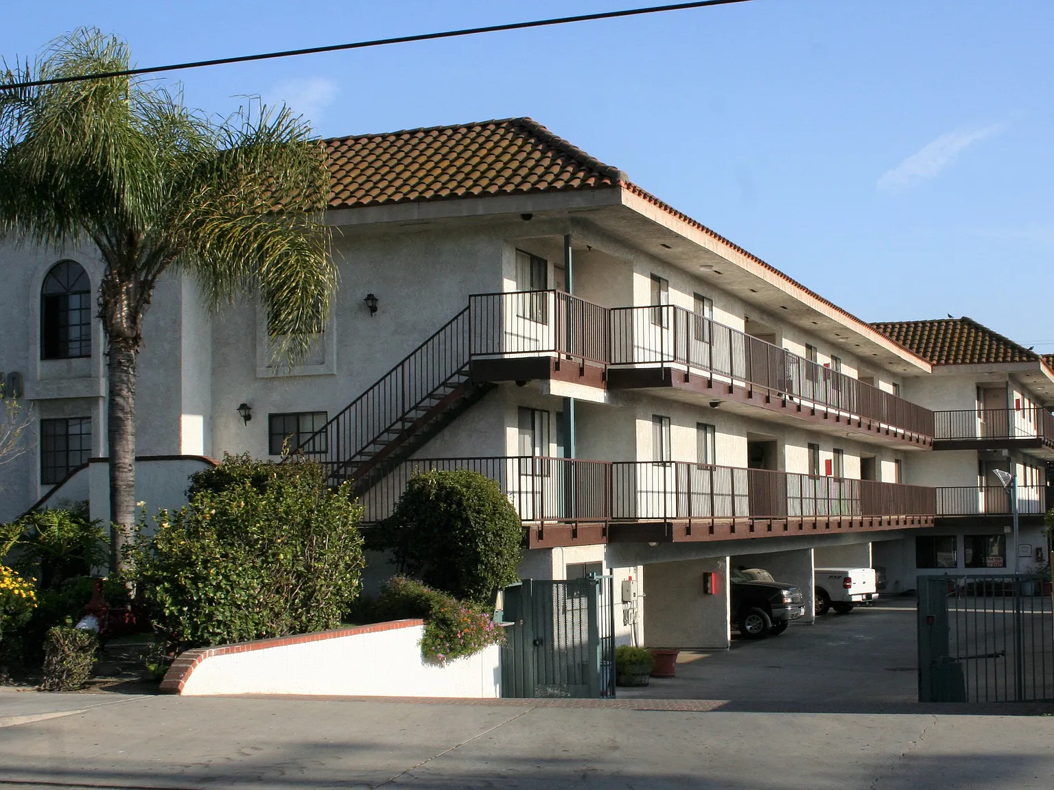 1 bed, 800 sqft, $2,050 — Photo 2