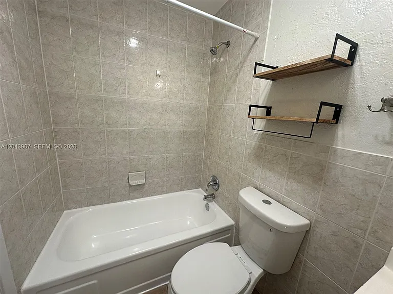 2775 Taft St #307 — Photo 17