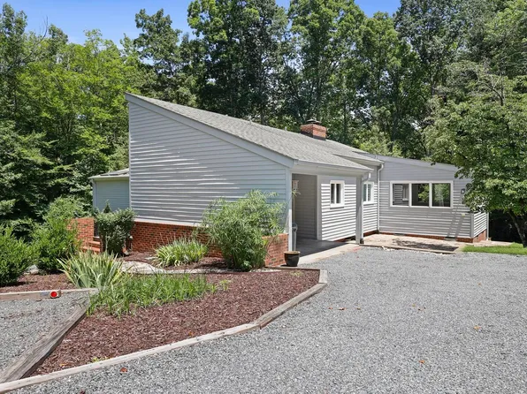 1117 Falling Strm, Sanford, NC 27332