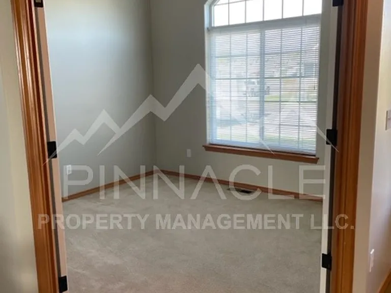 1808 W Clearview Dr — Photo 5