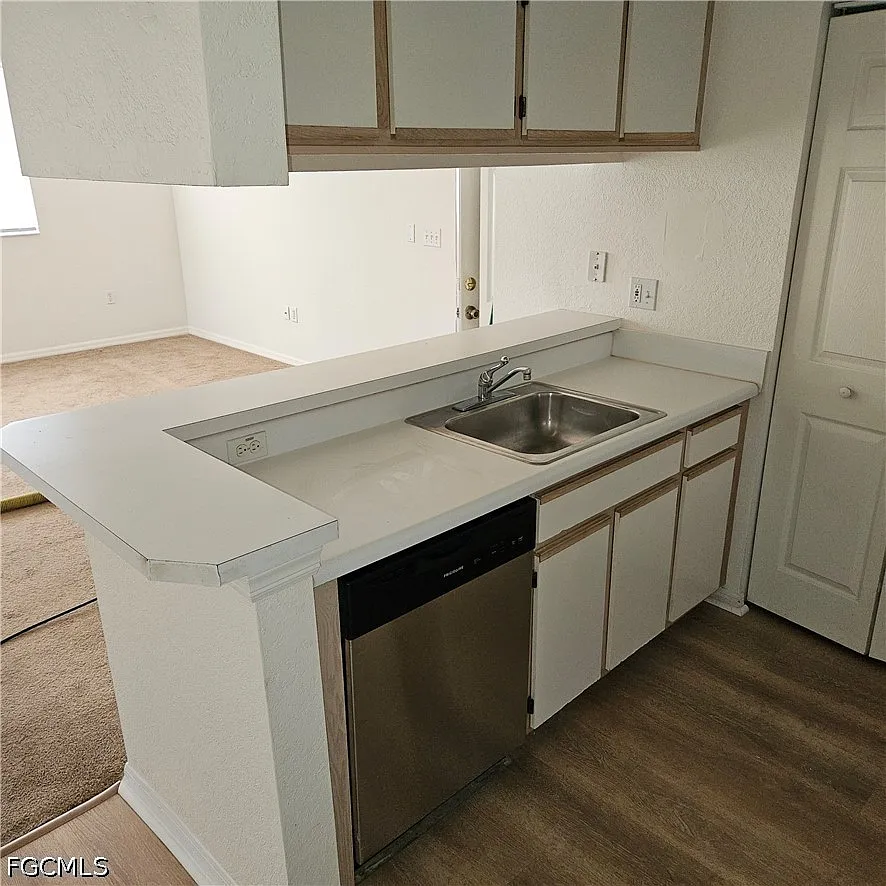 1 bed, 1.0 bath, 929 sqft, $1,295 — Photo 4