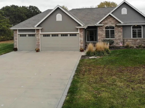 12129 S 202nd St, Gretna, NE 68028