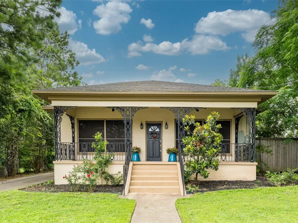 506 E College St, Athens, TX 75751