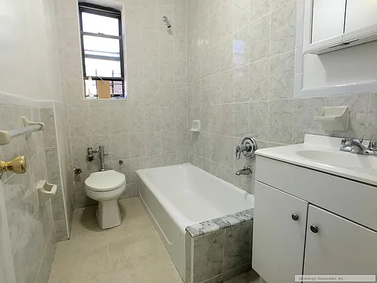 Rented by Sovereign Associates | media 17