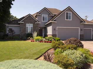 1011 NW 8th Way, Canby, OR 97013