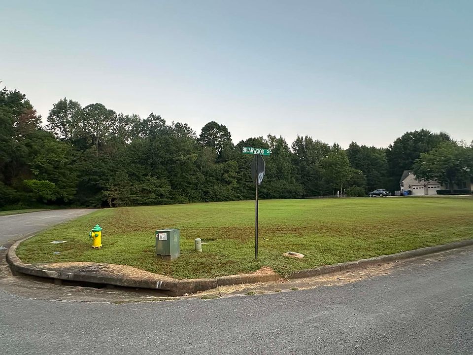 2nd image of 39 Briarwood Cir