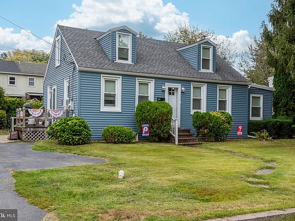 5th image of 645 Fairview Ave