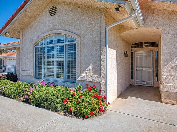 2nd image of 16601 La Canada Rd