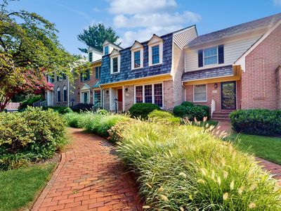 10923 Brewer House Rd, North Bethesda, MD, 20852