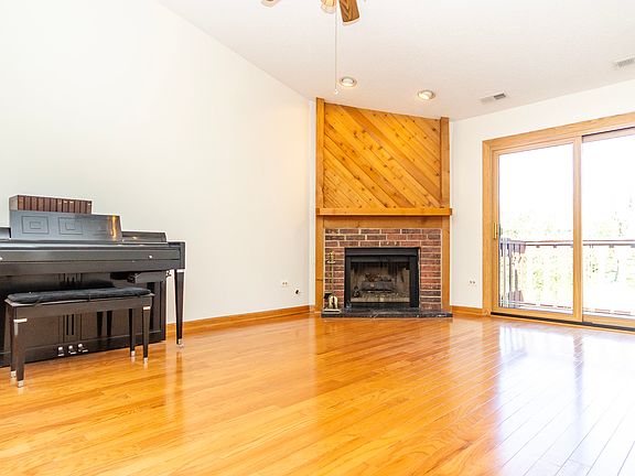 3rd image of 601 Elizabeth Dr #27-C-L