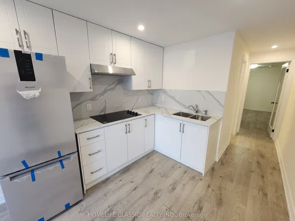5 Main St S #8, Uxbridge, ON L9P 1P7
