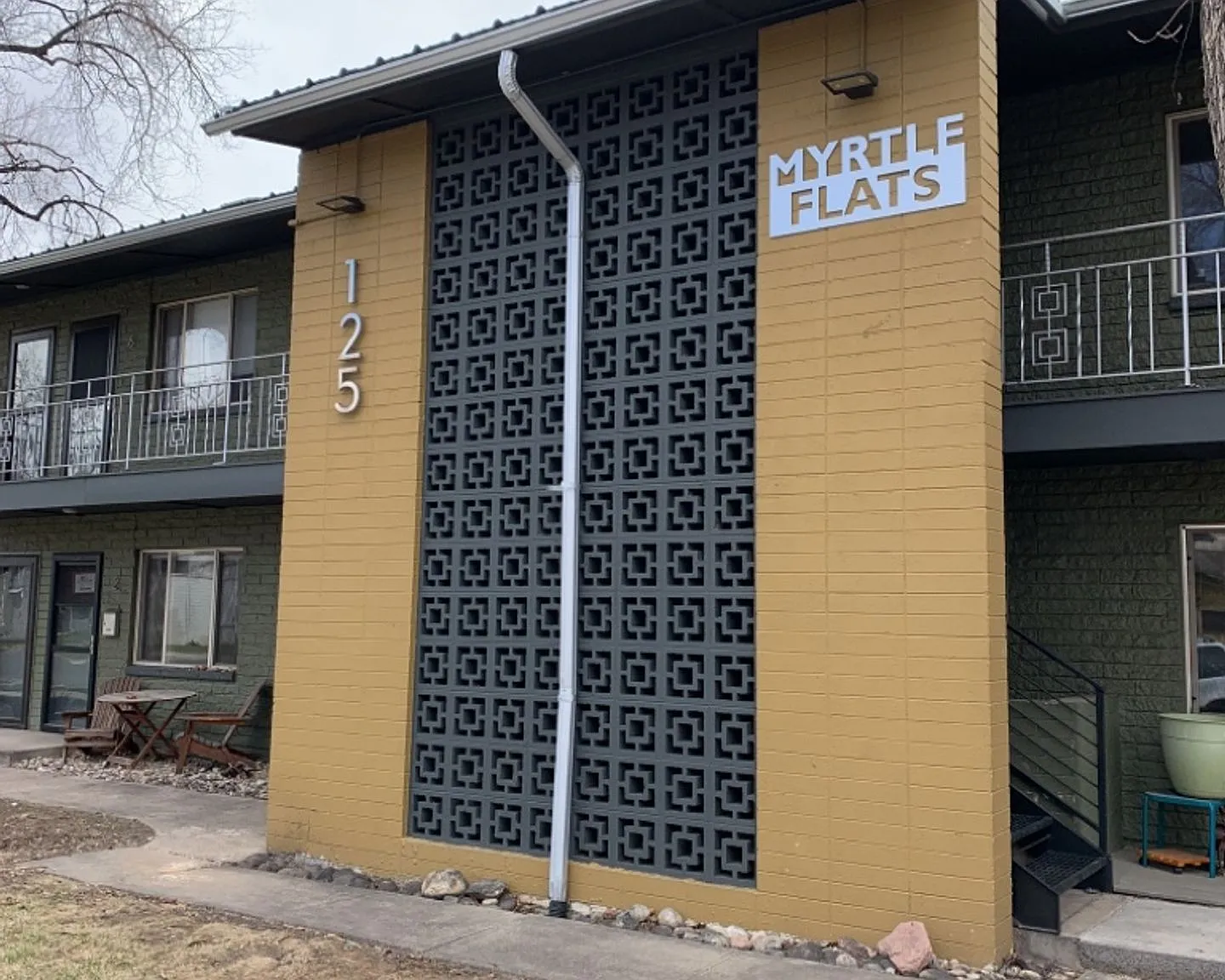 125 E Mrytle Flats — Photo 1