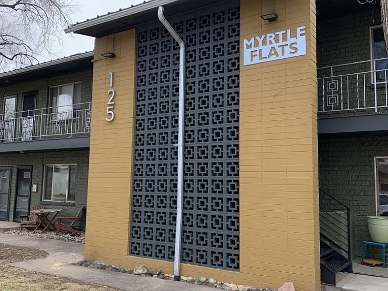 125 E Mrytle Flats — Photo 1