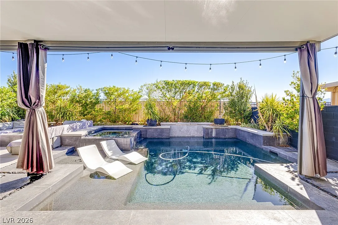 5 bed, 3.5 bath, 3063 sqft, $5,000 — Photo 1