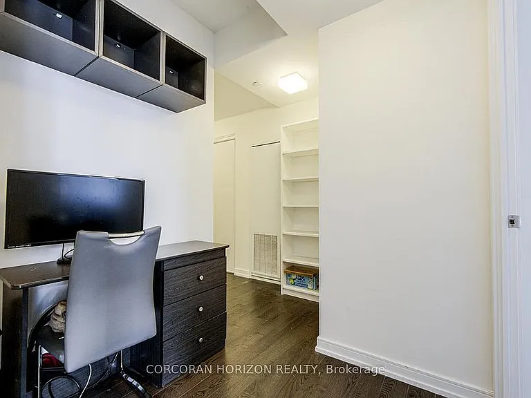 28 Wellesley St E #1104 — Photo 15