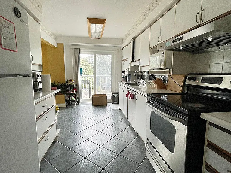 48 Chipwood Cres — Photo 4