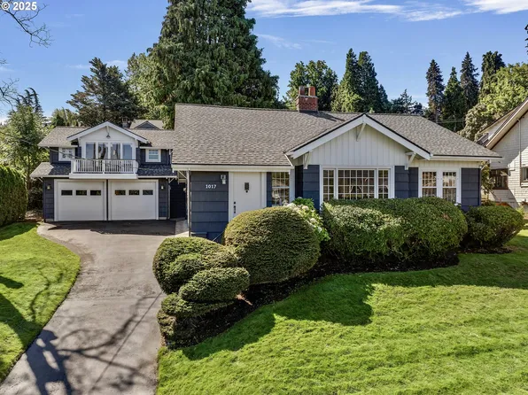 1017 Cascade Ave, Hood River, OR 97031