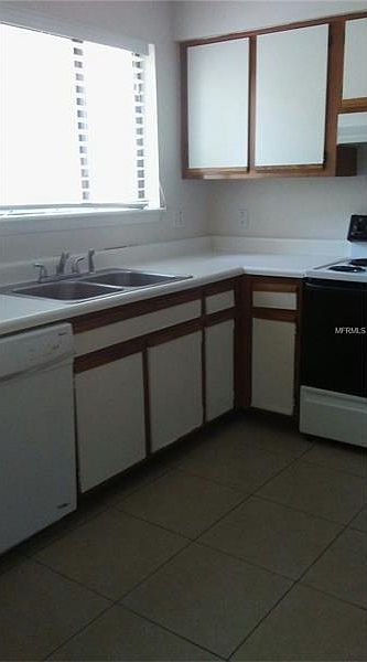 2nd image of 1101 Park Green Pl