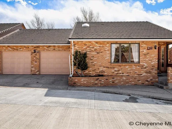 911 Mylar Park Dr, Cheyenne, WY 82009
