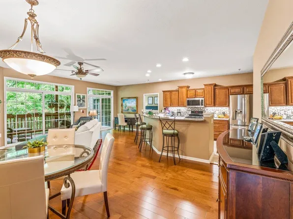 17942 West Jacobs Ridge COURT, New Berlin, WI 53146