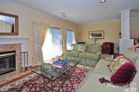 4th image of 75 Northgate Cir