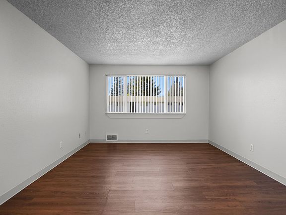 3rd image of 445 SW Tunison Ave #4