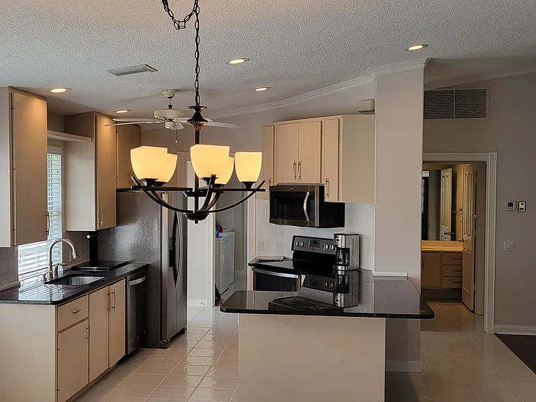 1610 SW Waterfall Blvd — Photo 8