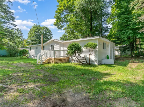 1676 Springwood Ave, Gaylord, MI 49735