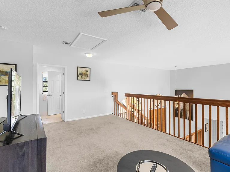 12715 Kingsway Rd — Photo 35