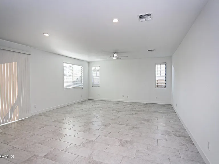 773 W Lark Dr — Photo 13