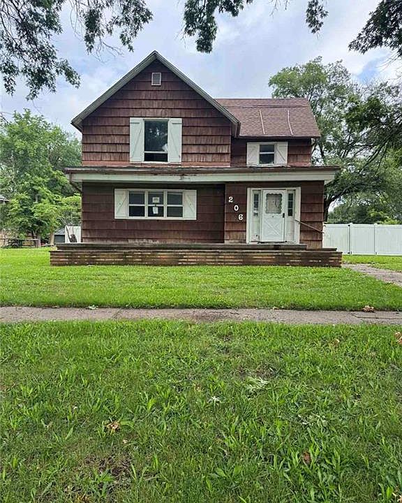 1st image of 206 Garrison Ave