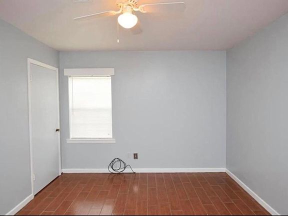 3rd image of 3821 Janet Ln