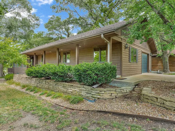 440 E Flint Hills Dr, Alma, KS 66401
