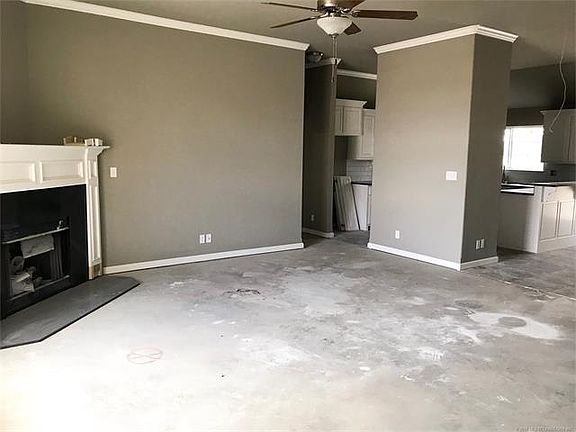 2nd image of 204 S 47th St