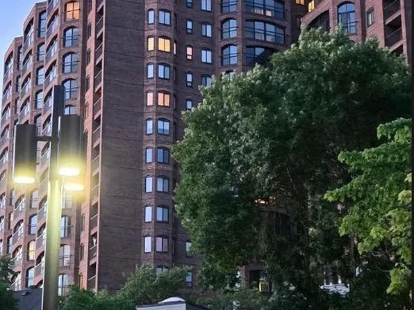 1235 Yale Pl APT 1701, Minneapolis, MN 55403
