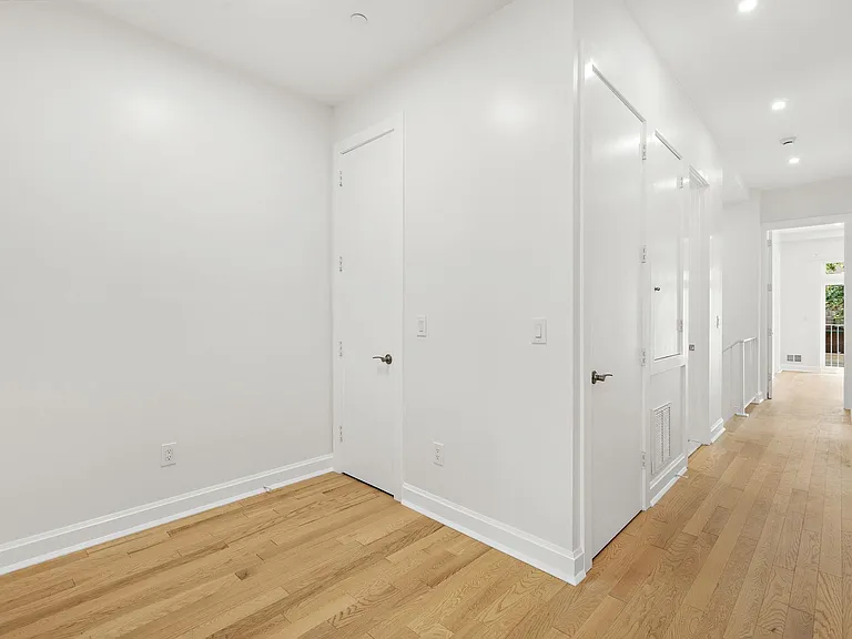 153 New York Ave #1 — Photo 8