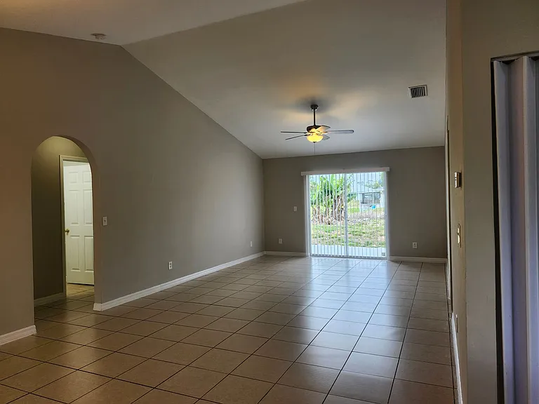 1110 Hightower Ave S — Photo 14