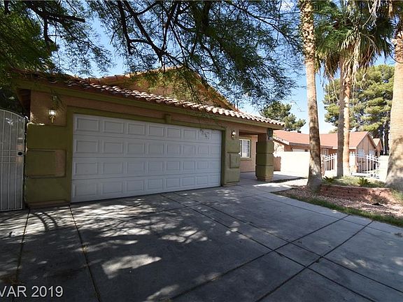 3rd image of 4872 E California Ave