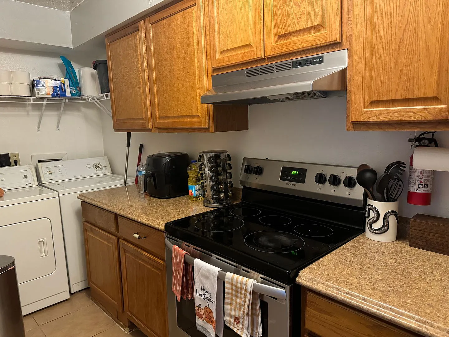 August Pre-Lease! Spacious 2 Bedroom 2 Bathroom On Bus Route! — Photo 3