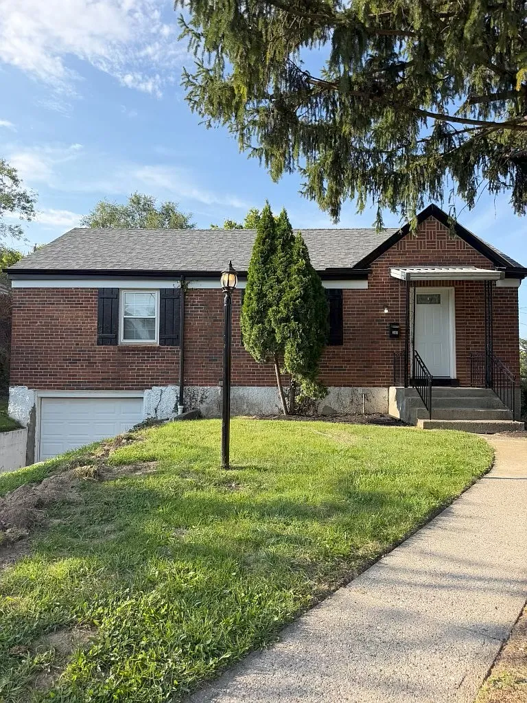265 Castlewood Ave — Photo 1