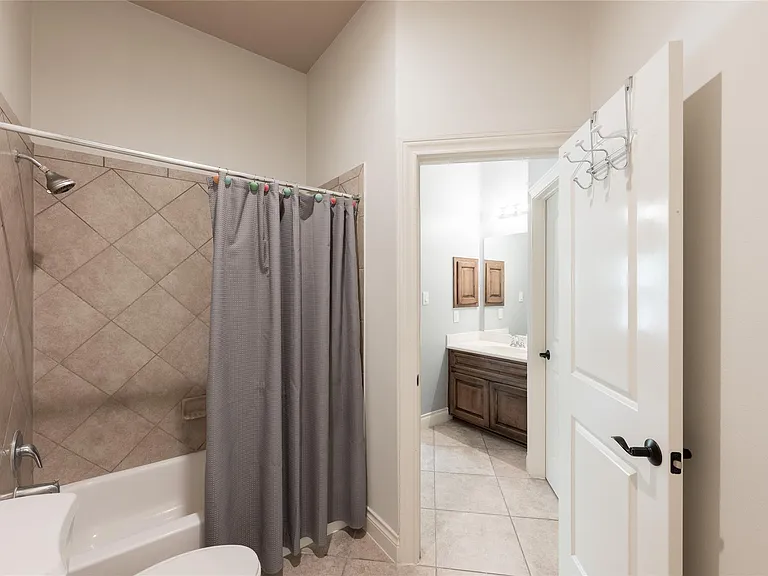 2447 Monarch Terrace Dr — Photo 40