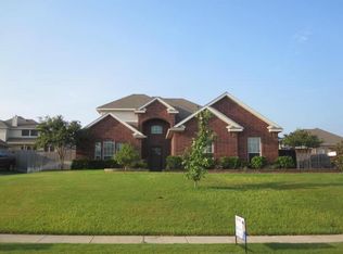 1040 Estates Dr, Kennedale, TX 76060