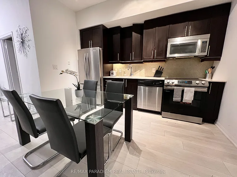 35 Bastion St #109 — Photo 10