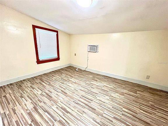 5th image of 343 WEAVER AVENUE