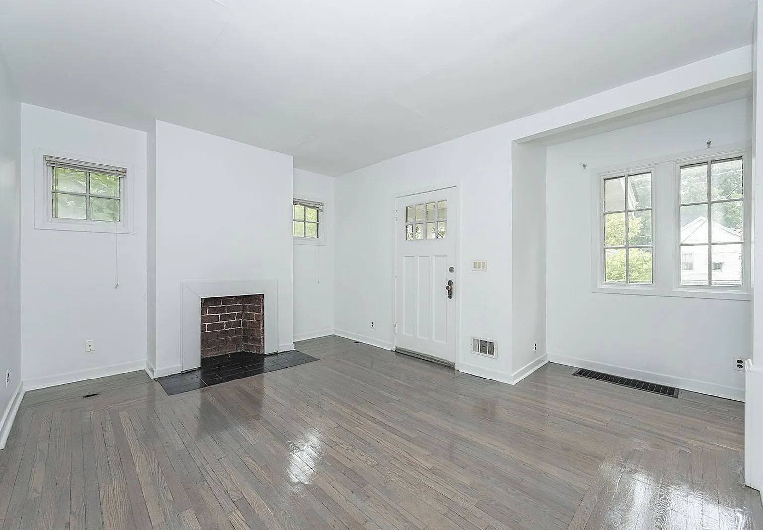 3 bed, 1.0 bath, $2,195 — Photo 3